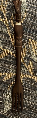 Forchetta Tiki in legno intagliato a mano africana vintage anni 80 alta 14 1/2" - Foto 1 di 6