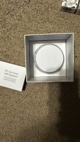 Pura Smart Home Fragrance Diffuser - V4 - Picture 7 of 7
