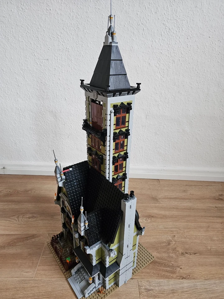 LEGO Icons 10273 Haunted House, Foto 4 von 5