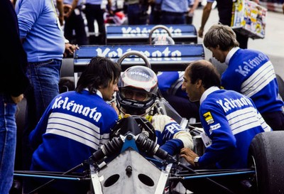 Corrado Fabi Osella FA1E Alfa Romeo talks with engineers in the pi- Old Photo