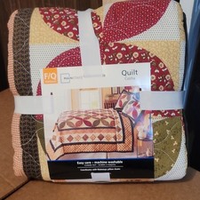 Mainstays Full/Queen Quilt Floral Patchwork 100 Polyester Machine Washable