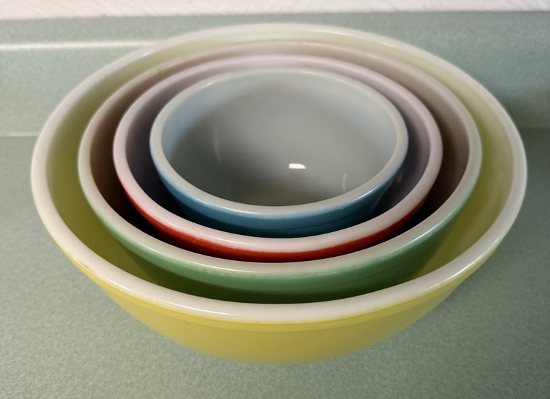 Vintage 1940's Pyrex Primary Colors Mixing Bowl Set - Set Of 4 - Nesting Bowls