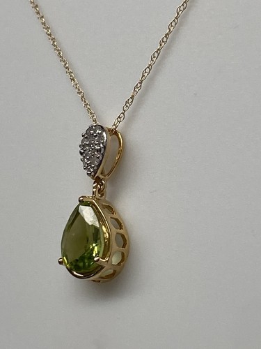10K Yellow Gold Pear Shape Natural Peridot and Diamond Pendant and Chain NEW - Picture 3 of 13