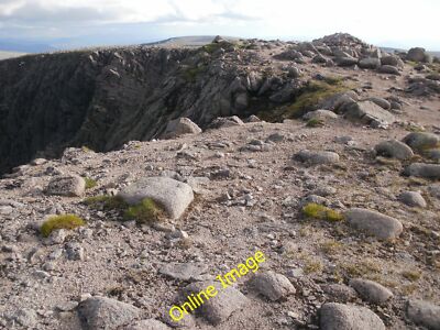 Photo 12x8 View back along the Braeriach summit ridge Braeriach/Braigh Ri c2012