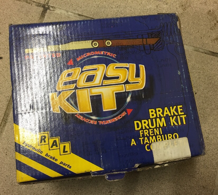 Kit freins à tambours arrière OEK138 pour Renault R21 et R5