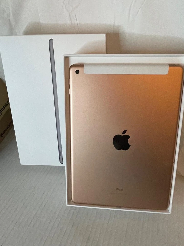 Apple iPad 8 (8th Gen) - (2020 Model) -  32GB - Wi-Fi  & Cellular  NIB - Image 2 of 4