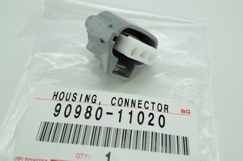 GENUINE PART 90980-11020 HOUSING CONNECTOR FOR 3PIN PLUG TOYOTA HILUX REVO 2016 - Picture 3 of 4