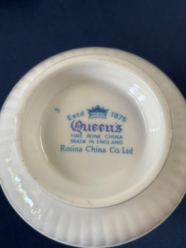 Mid-Century Modern Queen's Fine Bone China cup & saucer c.1952+ England - Picture 5 of 6