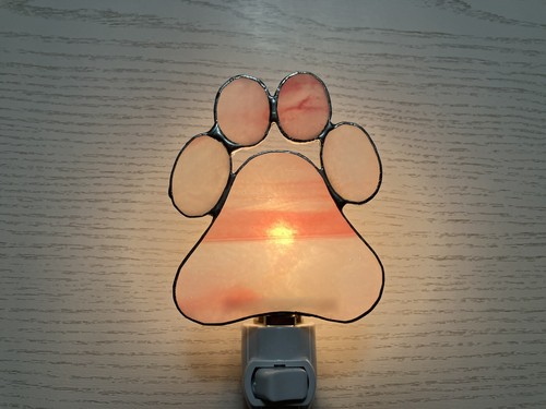 Night light, Stained Glass Pink Paw Print, Wall Plug In, Gift for Dog Lover - Picture 4 of 10