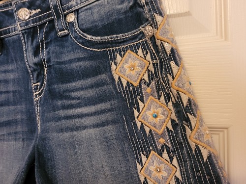 Miss Me Women's Shorts 27 Mid Rise Easy Shorts Floral Embellished Denim - Picture 4 of 12