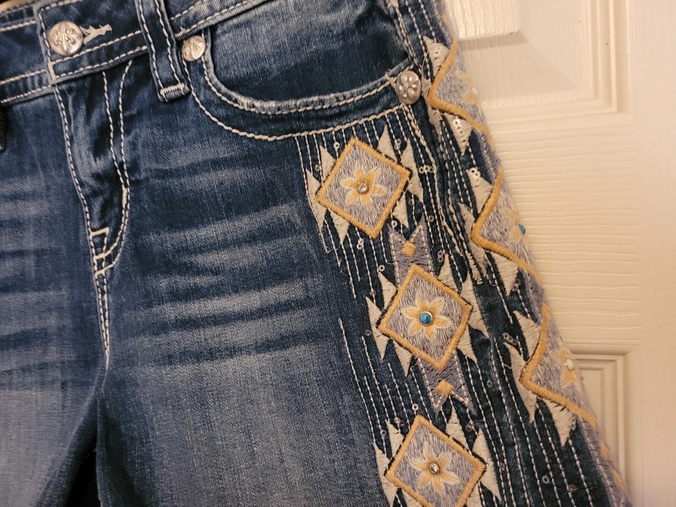 Pantalones Cortos para Mujer Miss Me 27 Tiro Medio Fácil Pantalones Cortos Floral Embellecido Denim Foto 4 de 4