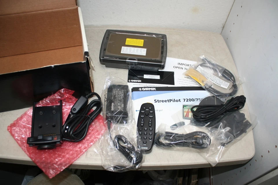 Garmin StreetPilot 7500 7-Inch Portable GPS Navigator - Image 2 of 4