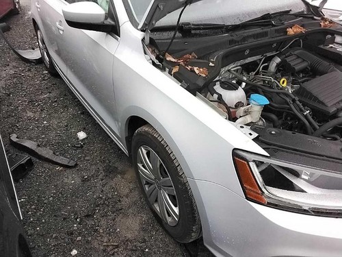 Used Front Right Fender fits: 2017 Volkswagen Jetta Sdn Front Right Grade A