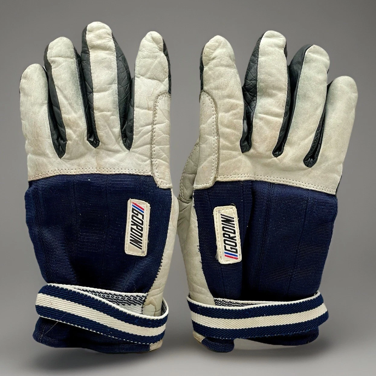 Vintage GORDINI Alpine Ski Gloves Snowboard Gray Leather Blue Nylon Mens Medium
Opens in a new windo