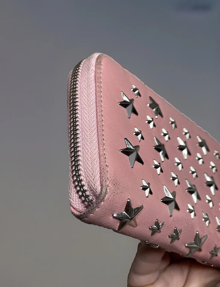 Cartera sin asas Jimmy Choo Philippa de cuero rosa con tachuelas de estrella largas cremallera completa Foto 4 de 4