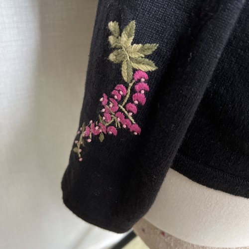 Maglione cardigan Andre Segere nero ricamato floreale uccellini M nucleo cottage - Foto 3 di 17
