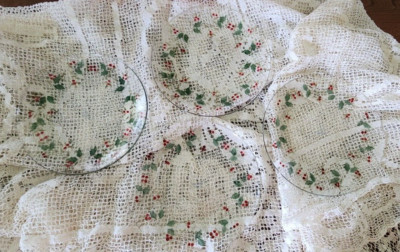 Pfaltzgraff Winterberry Collection Glass Dessert Plates NOS w/Box Set of 4