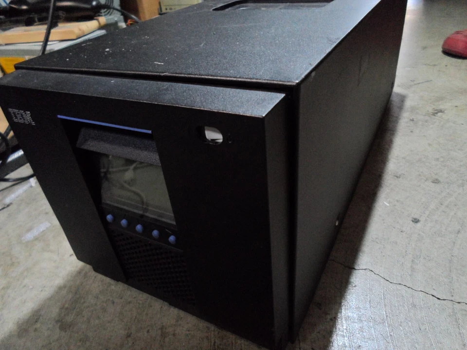 IBM C7147DB 21P9995 External 3600-109 NO LTO1  Tape Drive, enclosure only - Image 2 of 2