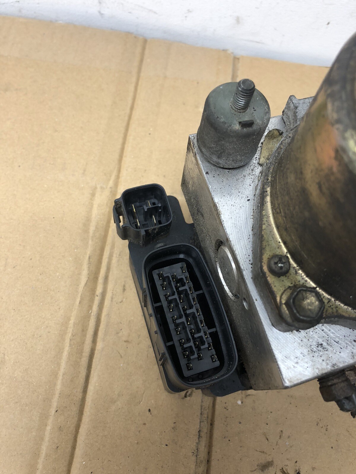 Mitsubishi L200 K74 & SHOGUN SPORT ABS PUMP MR955426 for sale 