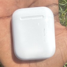 Apple AirPods Wireless Bluetooth In-Ear Earbuds with Charging Case White