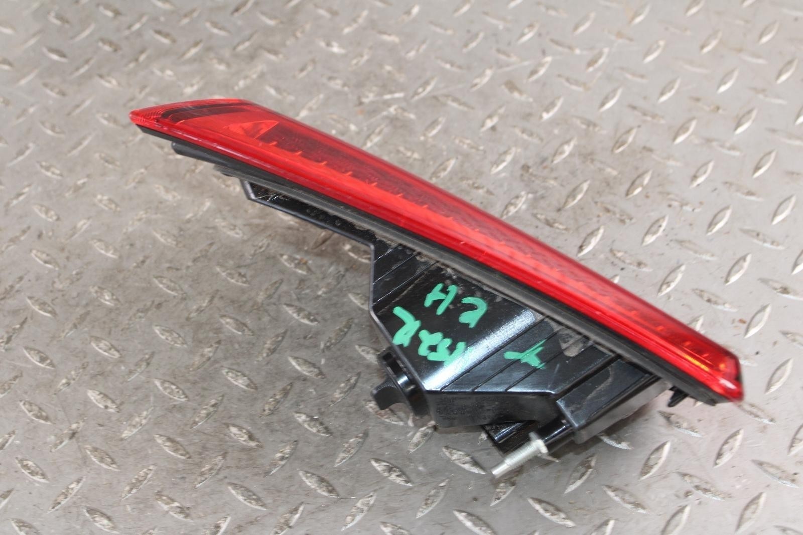 14-19 MASERATI GHIBLI Right RH Passenger Decklid Mounted Taillight Lens Unit OEM