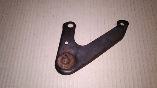 VW Golf 2 Original Haltebügel bei Anlasser Verbindungswinkel Getriebe Motor