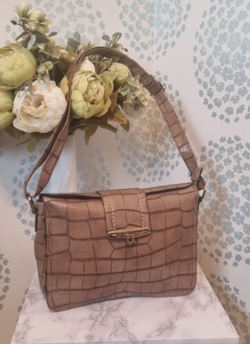 Bolso de Hombro Marina Galanti Cool Tonificado Marrón Tostado con Herrajes de Cierre Dorado - Imagen 18 de 18