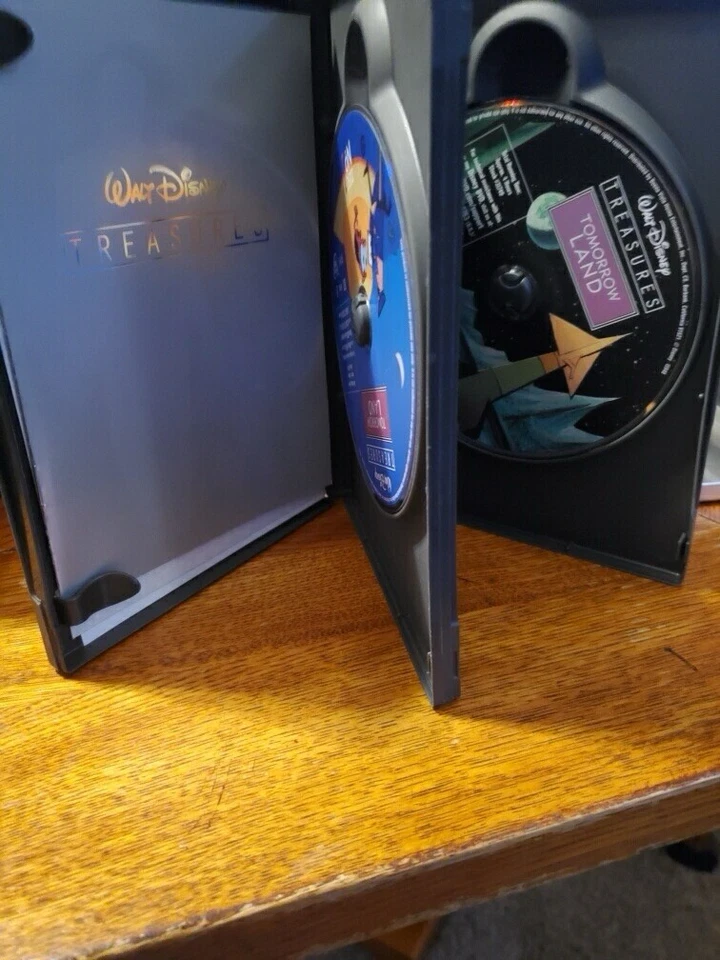 Tomorrowland: Disney in Space and Beyond DVD Steelbook Walt Limited Numbered Tin - Image 3 of 3