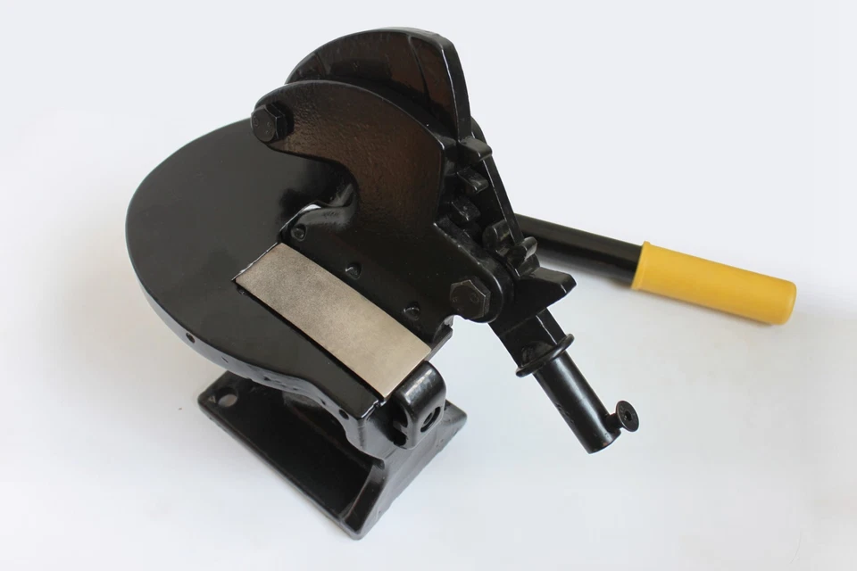 Cortador de hoja curva sin garganta multiusos de chapa Foto 3 de 3