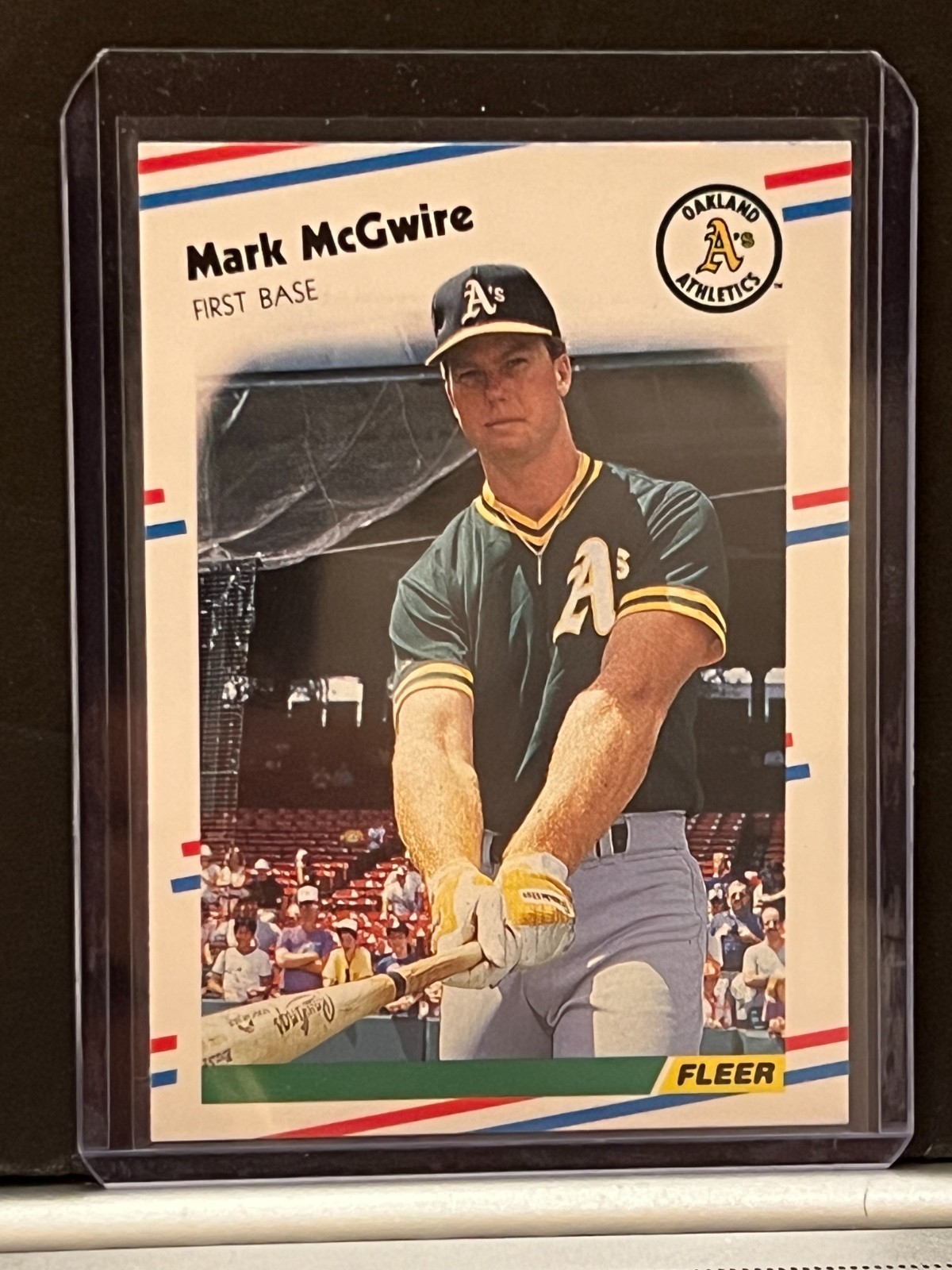 OAKLAND A's LEGEND - Mark McGwire 1988 Fleer #286 NRMT -MT