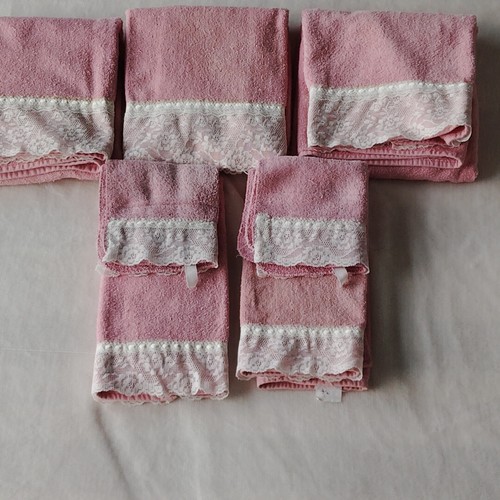 Vintage Pink Cannon 7 Pcs Towel Set W/ Lace Trim. Bath, Hand, And Wash Cloth