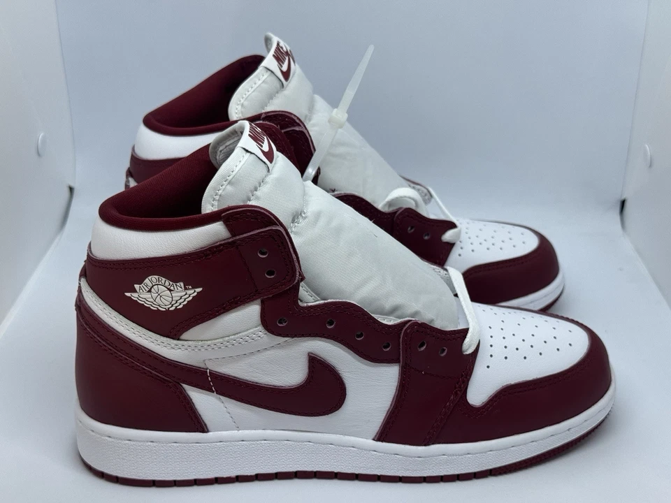 Air Jordan 1 Retro Alto OG Rojo Artesanal GS Talla 7Y Blanco FD1437-160 Foto 2 de 4