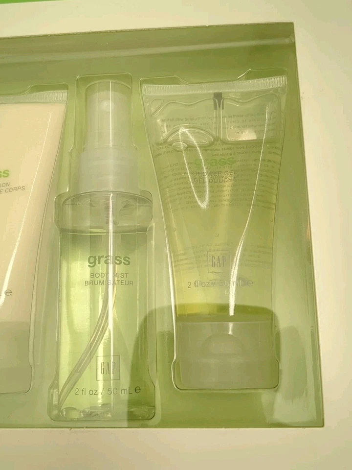 Juego de 3 lociones de gel de ducha de niebla corporal tamaño viaje Gap Grass como nuevas en caja Foto 3 de 4