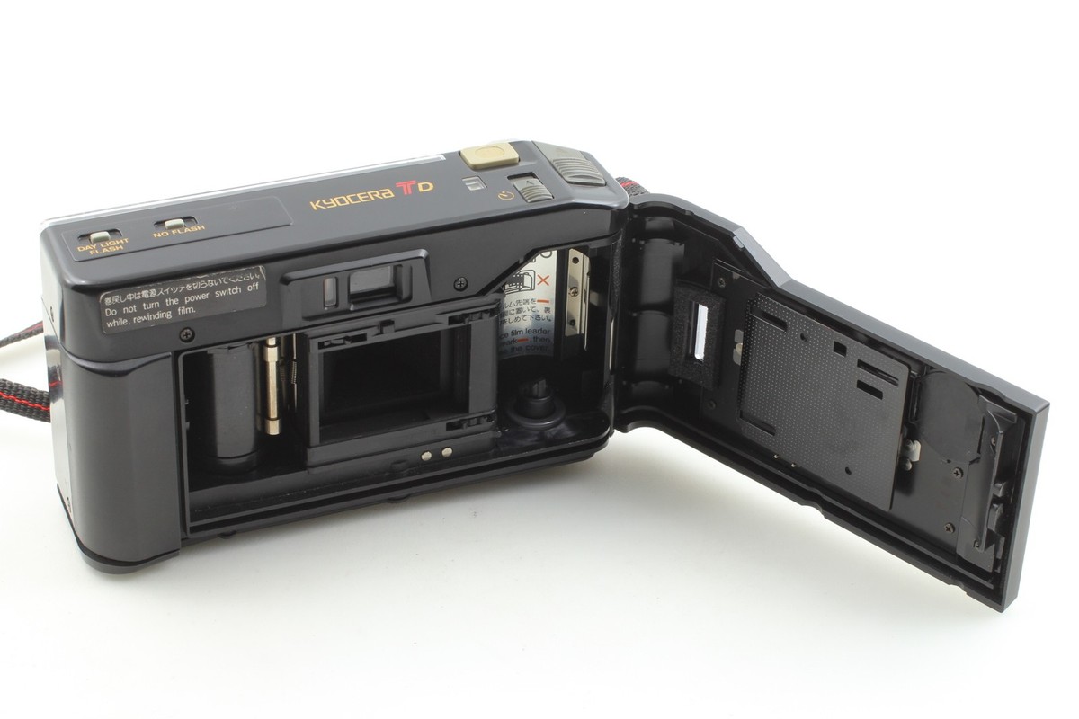 美品　KYOCERA TD Carl Zeiss T* 35mm F3.5 N MINT] Kyocera TD Yashica T2D Carl Zeiss Tessar T 35mm F3.5