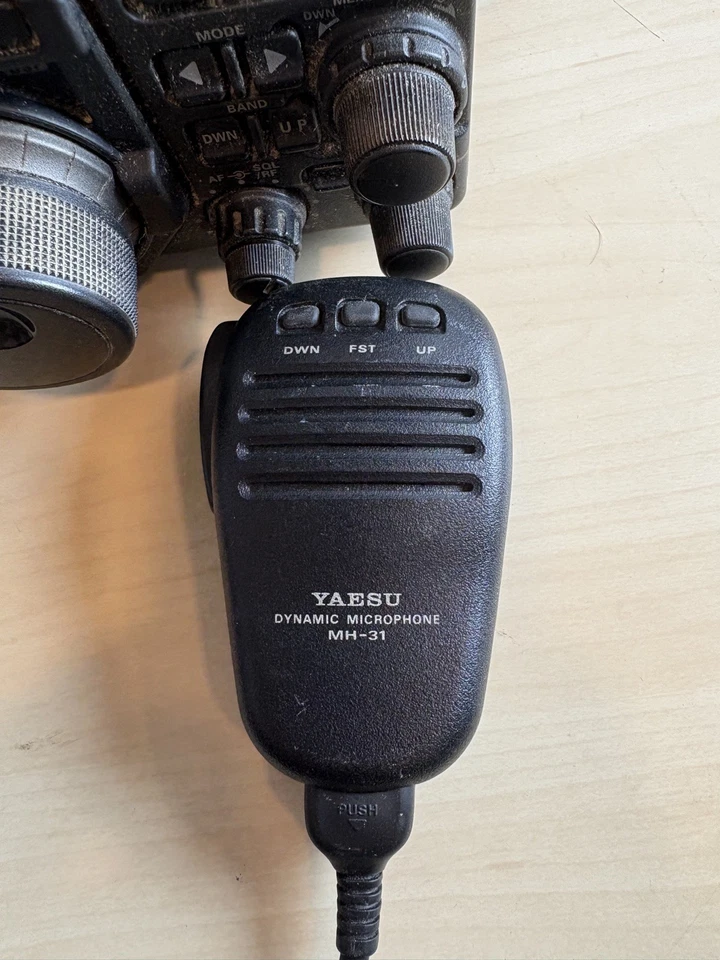 Yaesu FT-897D Transceiver KW/VHF/UHF 100W Allmode Funkgerät Amateurfunk CB Funk - Bild 3 von 4