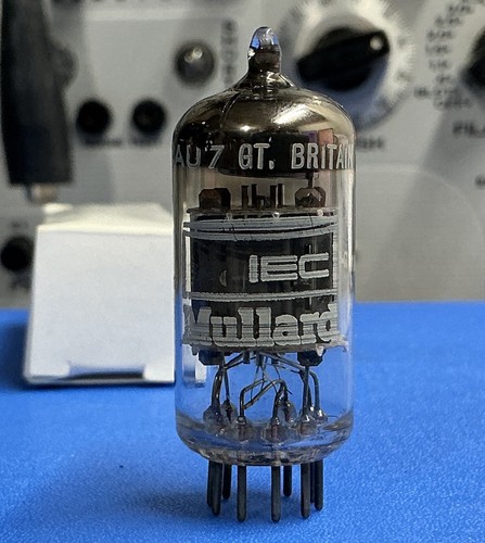Mullard ECC82 12AU7 Preamp tube - GF2/B7C2 - tested NOS - 2400/2200 uMhos