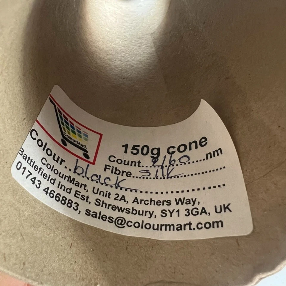 ColourMart Hasegawa 150g Conos Cuenta 2/60NM De Color Seda Negro Lote de 5 Hilos Foto 3 de 4