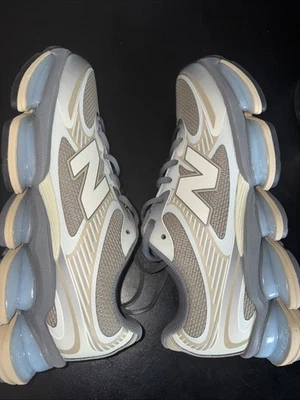 Size 9 - New Balance ABZORB 2000 Grey Matter Timberwolf - Image 1 of 4