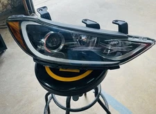 Keystone Automotive Operations SU2503161R - Headlight Assembly