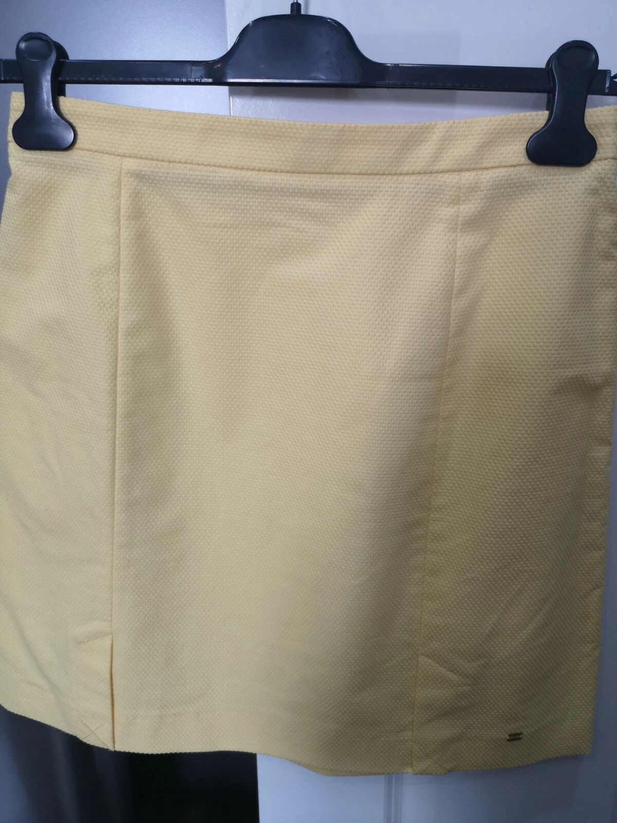 New Tommy Hilfiger yellow cotton A-line mini skirt For Laidy, size 10, EU 38