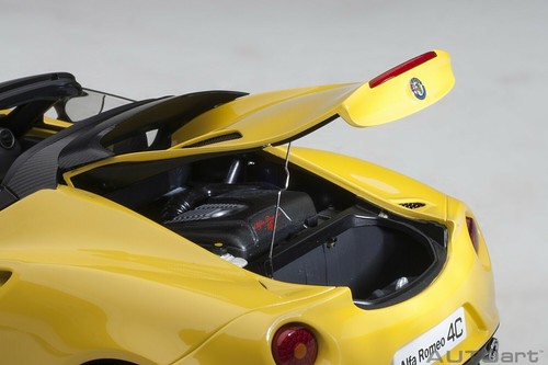 ALFA ROMEO 4C SPIDER YELLOW COMPOSITE 1:18 by AUTOart 70143 BRAND NEW IN BOX - Picture 9 of 9