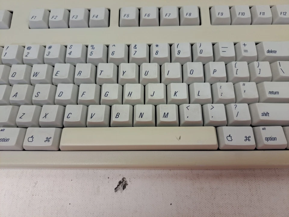 Apple Extended Keyboard II M3501  USED - Image 3 of 4