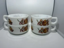 Gorgeous Set Of 4 Pyrex Type Soup Bowls