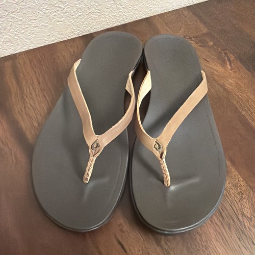 OLUKAI Ho'opio Women’s | Sahara/ Dk Java | Sandals | Size 9 NWOT