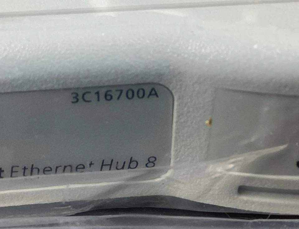 3COM, 8port Office Connect Ethernet Hub, 3C16700A  1670-010-050-3.00       3E-35 - Image 2 of 4