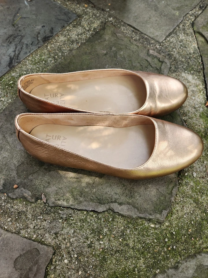 Naturalizer Gold Flat Shoes Size 9.5 Women - Image 2 of 4