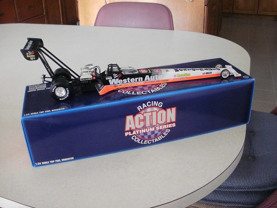 NHRA 1/24 SHELLY ANDERSON 1995 WESTERN AUTO TOP FUEL 1/5520 CUSTOM - Image 2 of 4