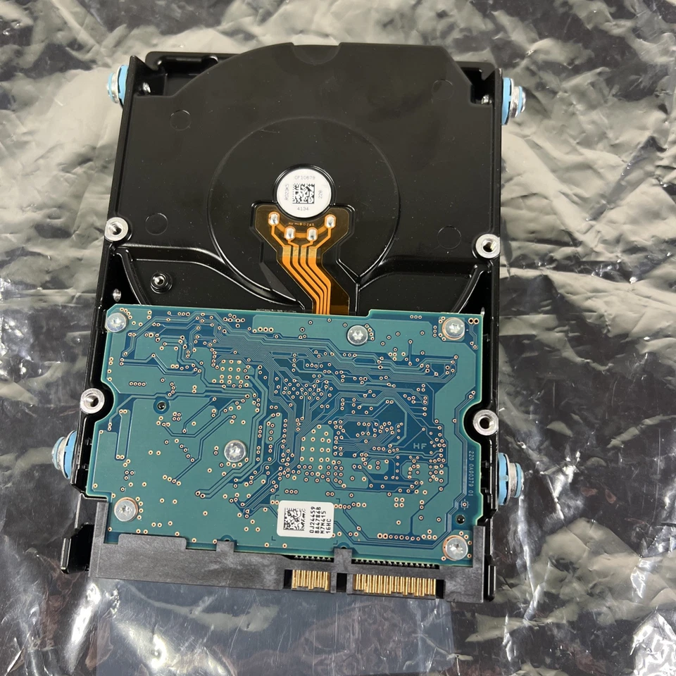 HGST 3TB 7200 RPM HUS724030ALA640 PN 0F19455 64MB Cache SATA 6.0 3.5" Hard Drive - Image 4 of 4