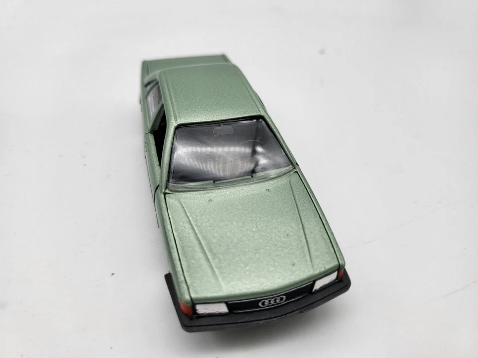Audi 100 Saloon - Conrad 1022 Germany 1:43 - Code 3 Model *58680 - Image 3 of 4