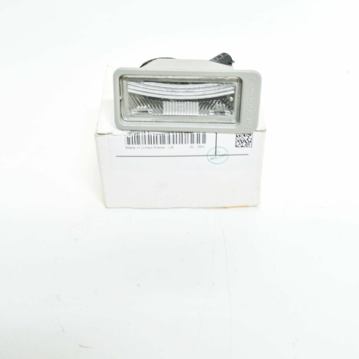 NEW BMW Z3 E36 REAR LICENSE PLATE LIGHT 63268389577 63-26-8-389